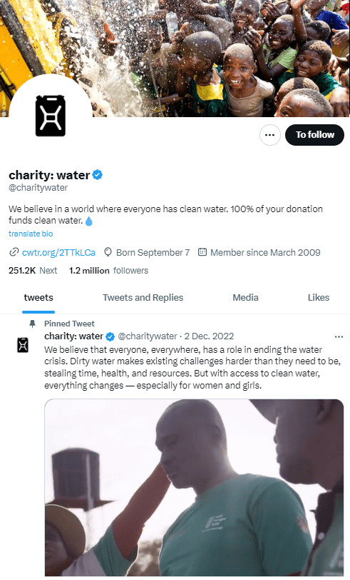 Excellent exemple de profil Twitter - Charity Water