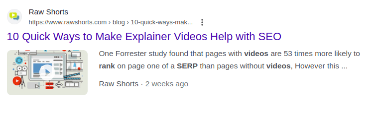 Los vídeos también pueden aparecer en el ejemplo habitual de resultados de búsqueda orgánicos.